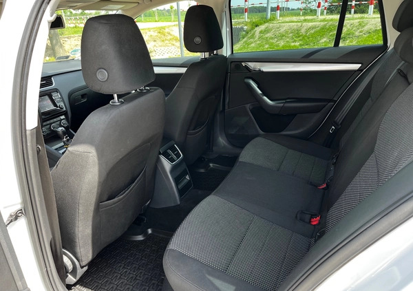 Skoda Octavia cena 27367 przebieg: 340000, rok produkcji 2014 z Jarocin małe 46